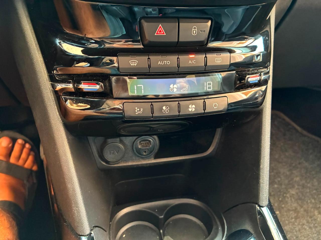 Peugeot 2008 1.6HDi GTLine perfetta-17
