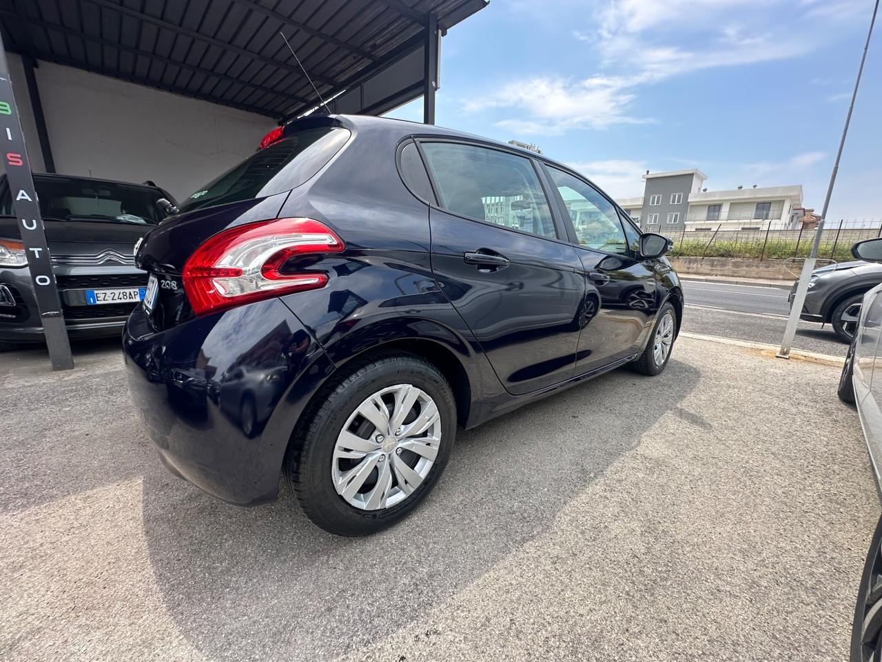Peugeot 208 1.4 HDi 68 CV 5 porte Allure