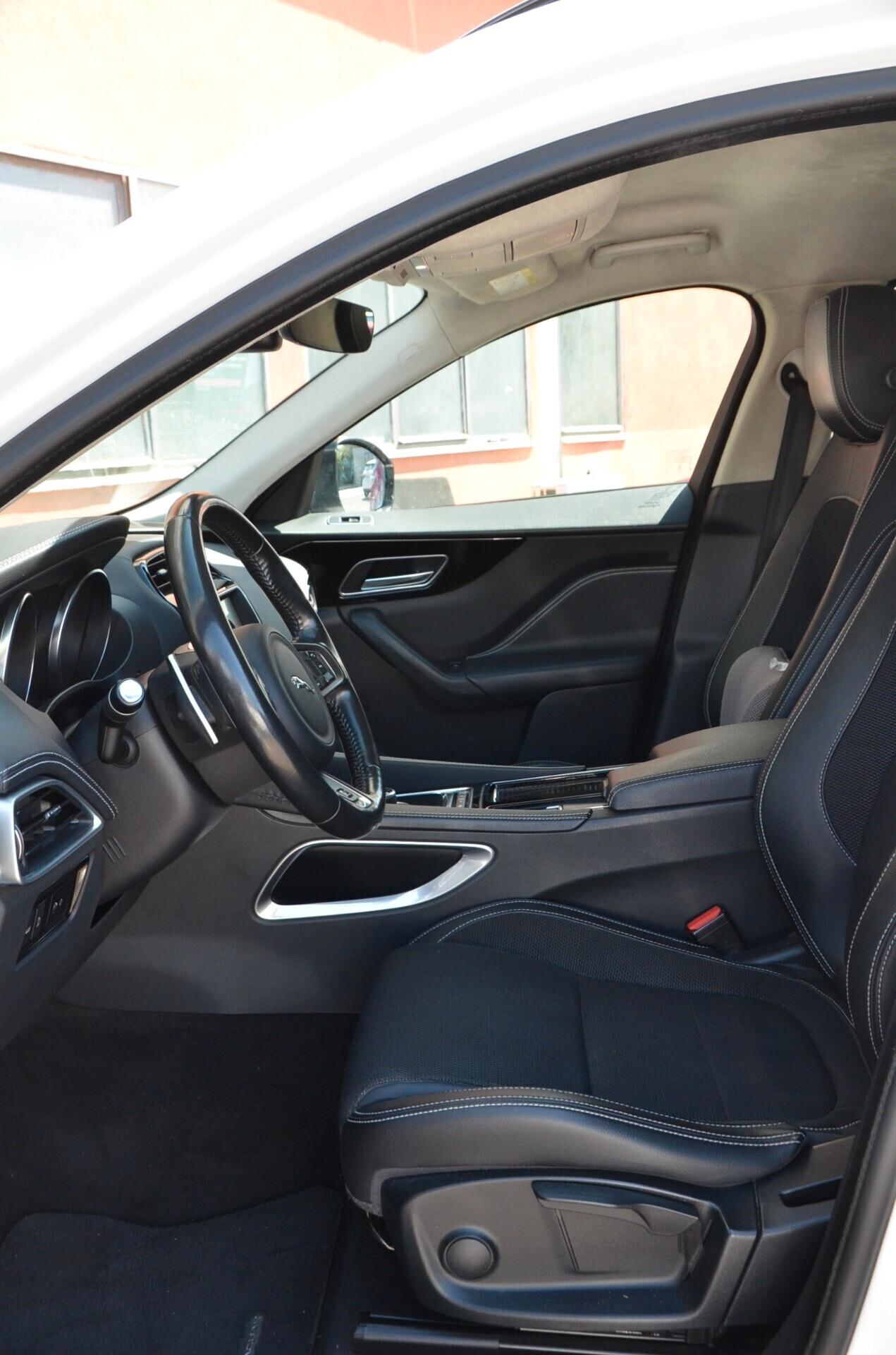 Jaguar F-Pace 2.0 D 180 CV AWD aut. R-Sport