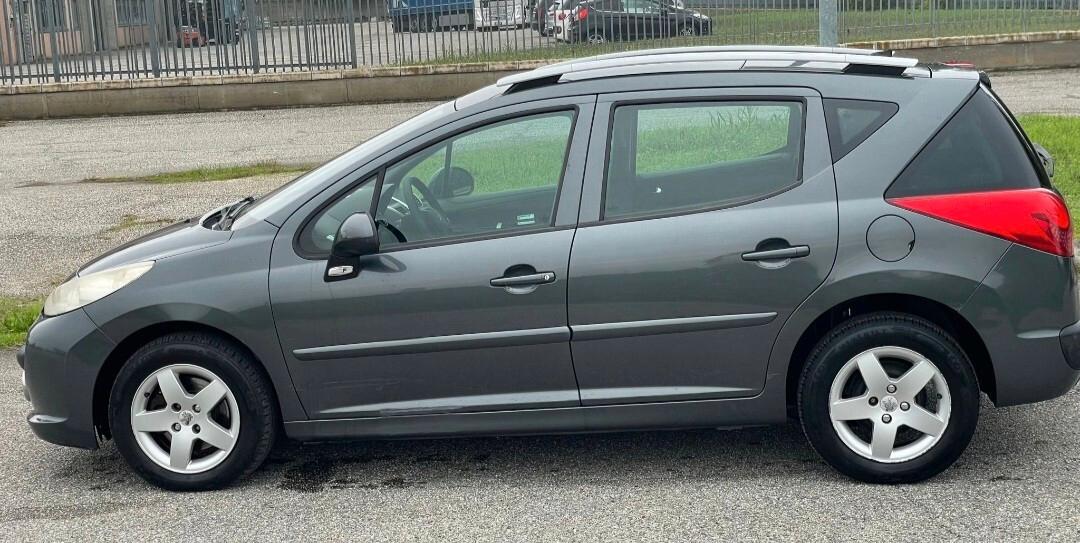 Peugeot 207 1.4 8V 75CV 5p. X Line