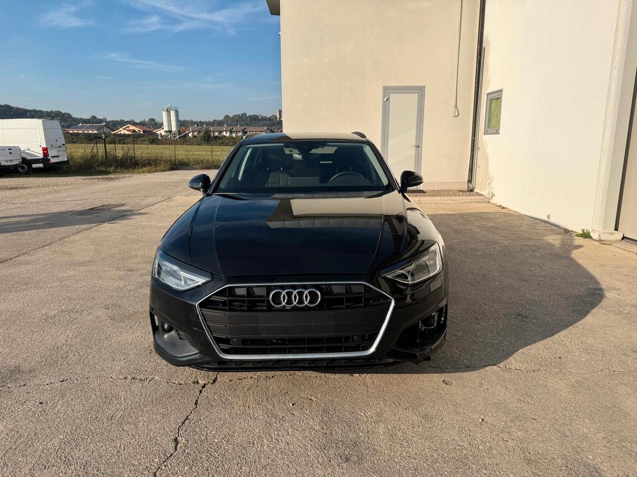 Audi A4 Avant 35 2.0 tdi mhev 163cv START INCIDENTATA