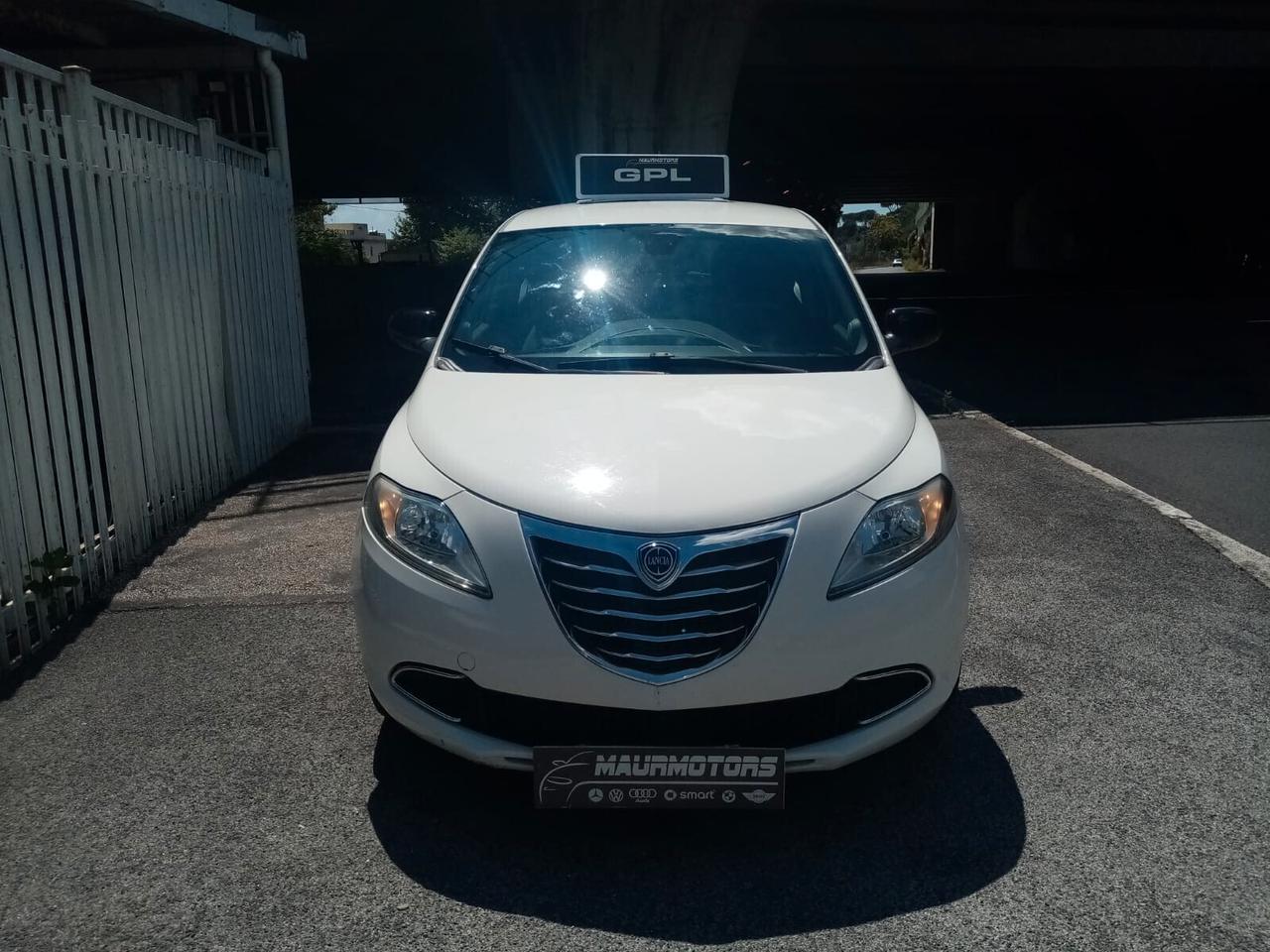 Lancia Ypsilon 0.9 TwinAir 85 CV 5 porte S&S Platinum