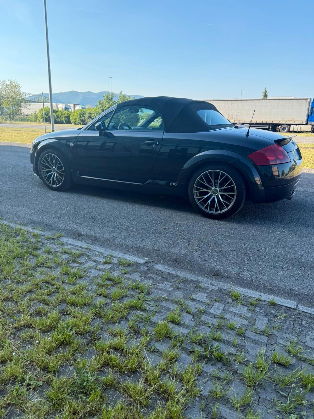 Audi TT Roadster 1.8 T 20V 179 CV cat
