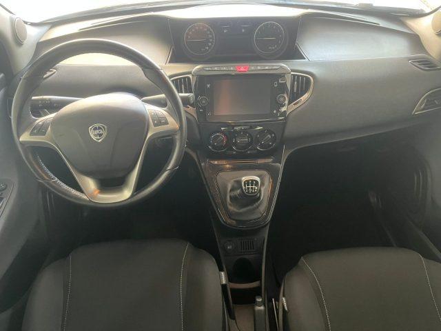 LANCIA Ypsilon 1.0 FireFly 5 porte S&S Hybrid Ecochic Silver