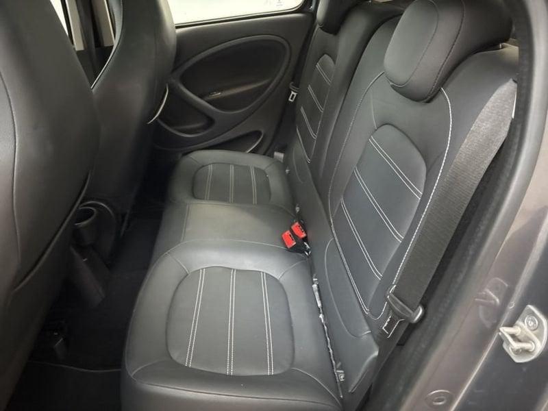 smart forfour EQ RACINGREY 22KW