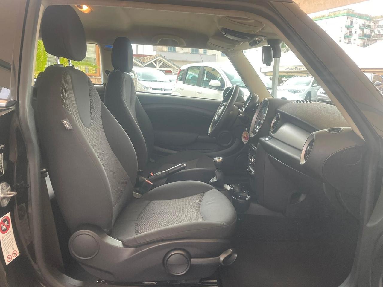Mini 1.6 16V One (55kW)