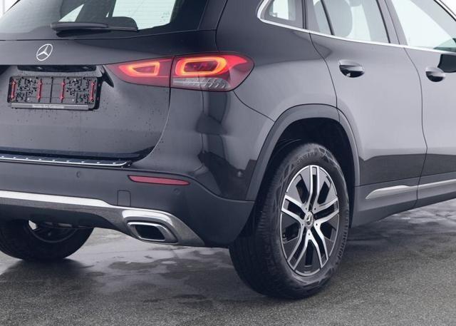 MERCEDES-BENZ GLA 180 Automatic Progressive Advanced