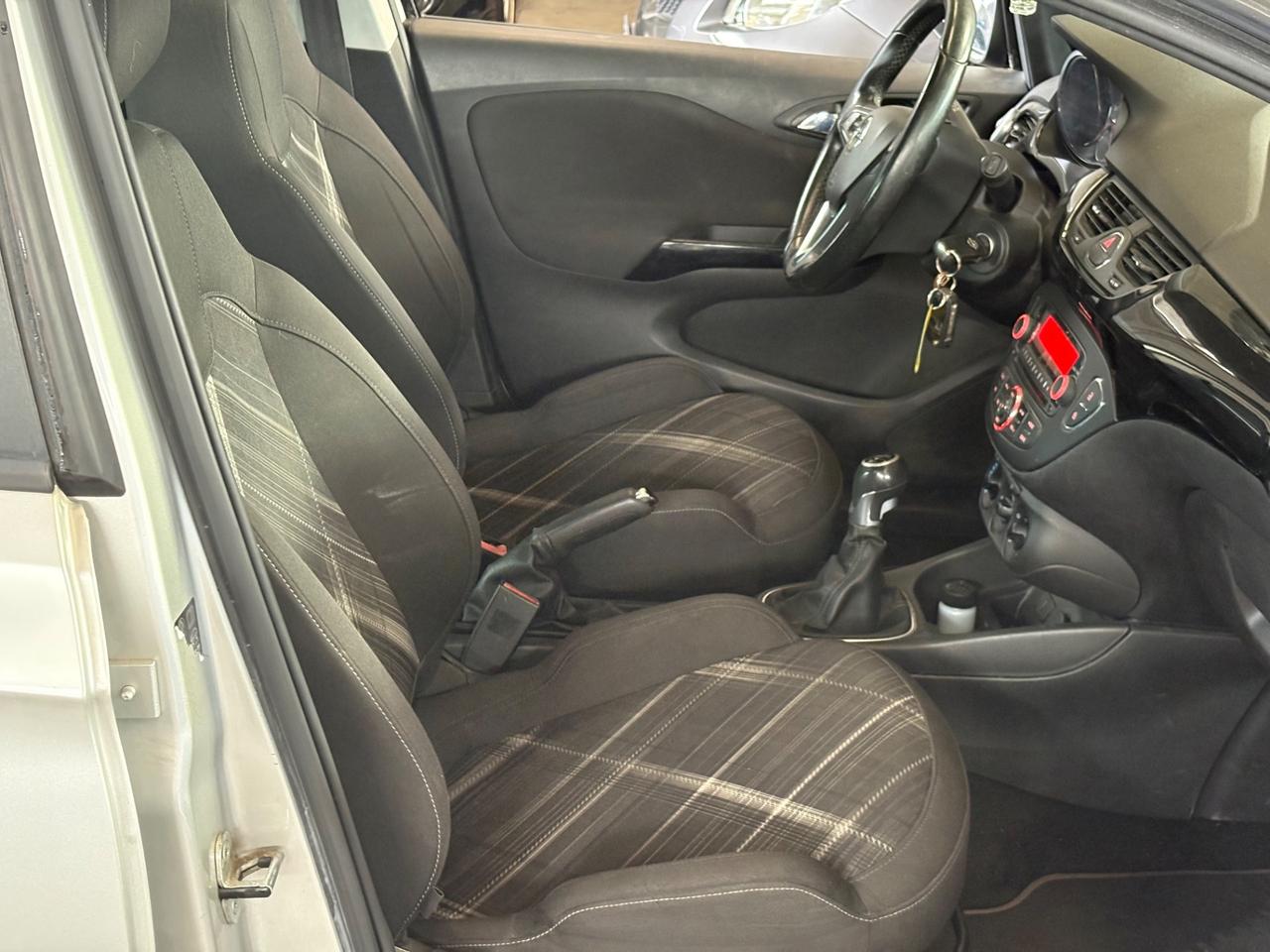 Opel Corsa 1.2 5 porte b-Color