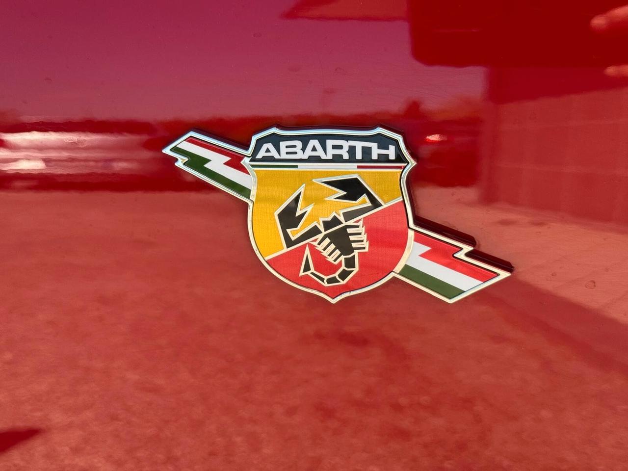 Abarth 695 1.4 Turbo T-Jet 180 CV