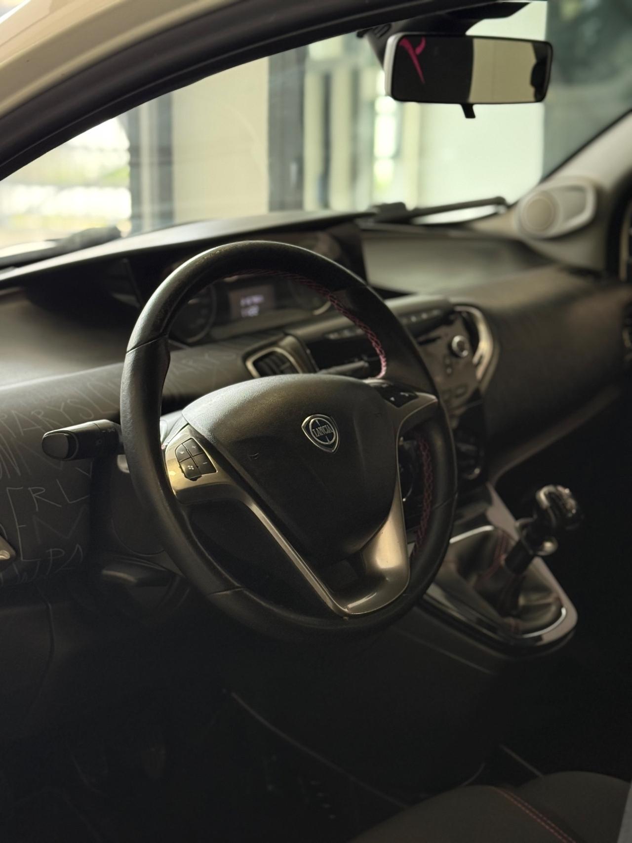 Lancia Ypsilon 1.2 69 CV 5 porte GPL Ecochic Gold
