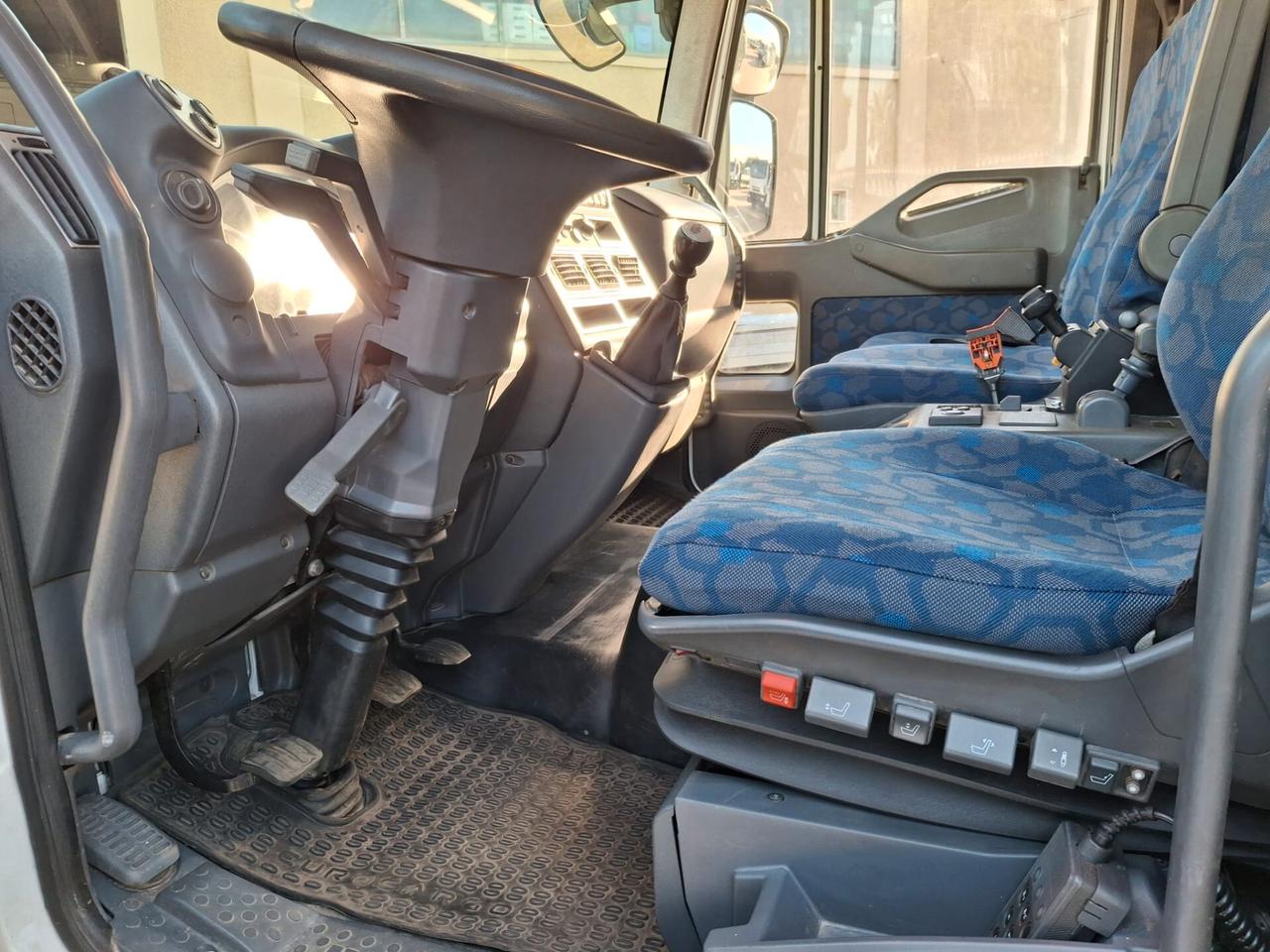 Iveco 120 e 25 ribaltabile passo 3105 con bloccaggio differenziale EURO 5