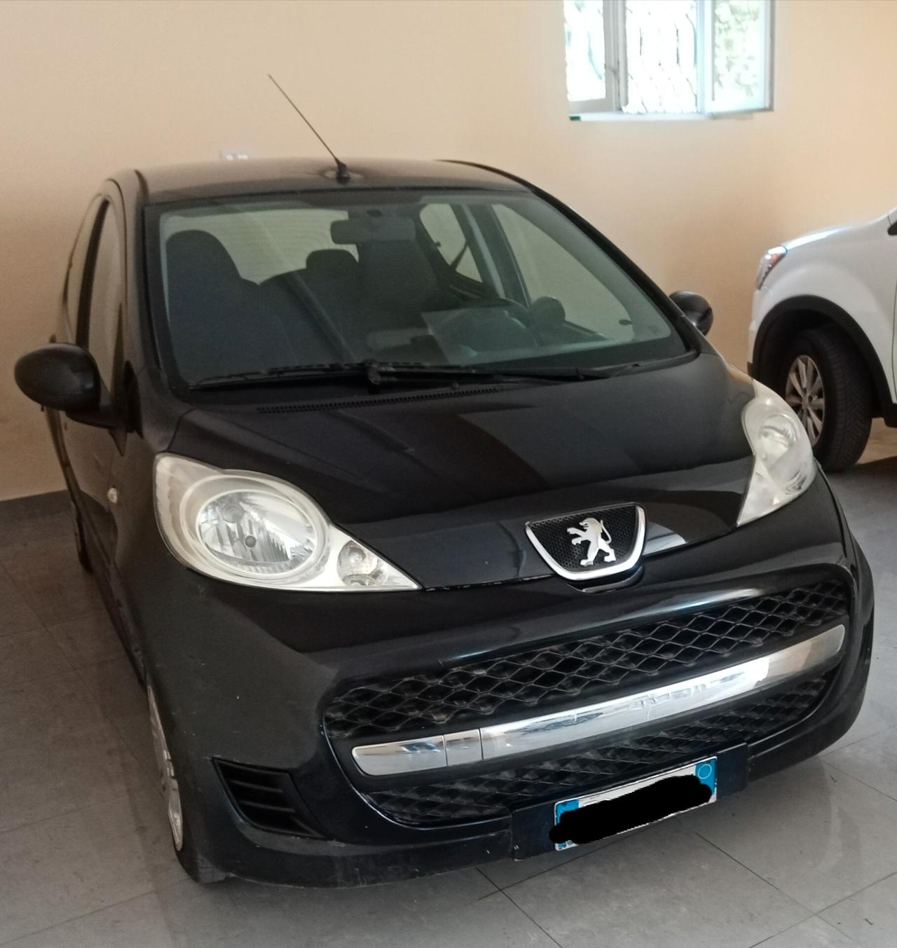 Peugeot 107 1.0 68CV 5p. Sweet Years 2010