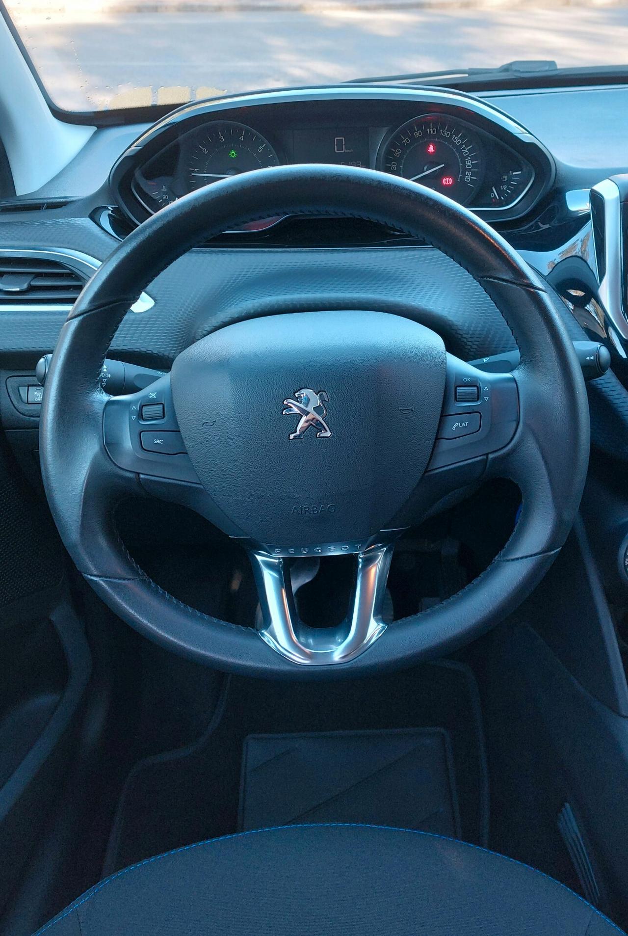 Peugeot 208 PureTech 82 Stop&Start 5 porte Signature