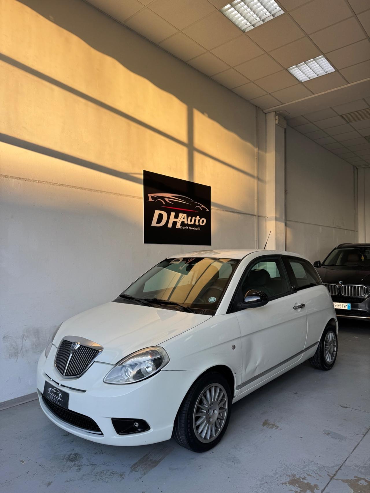 Lancia Ypsilon 1.2 69 CV Unyca