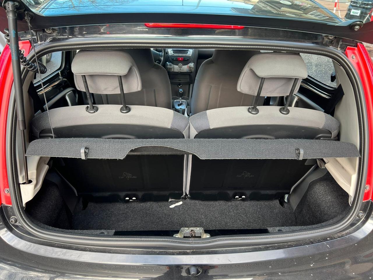 Peugeot 107 1.0 68CV 5p. Sweet Years 2Tronic