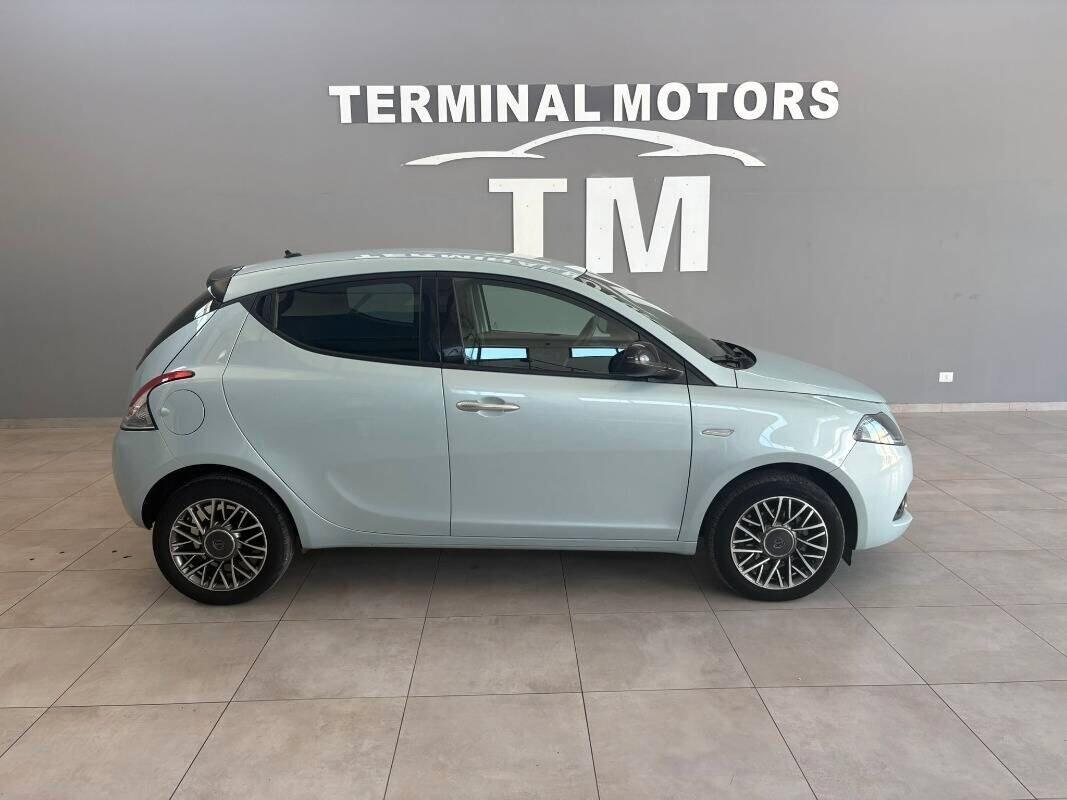 Lancia Ypsilon 1.0 FireFly 5 porte S&S Hybrid Gold