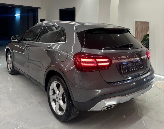 MERCEDES-BENZ GLA 180 d Premium