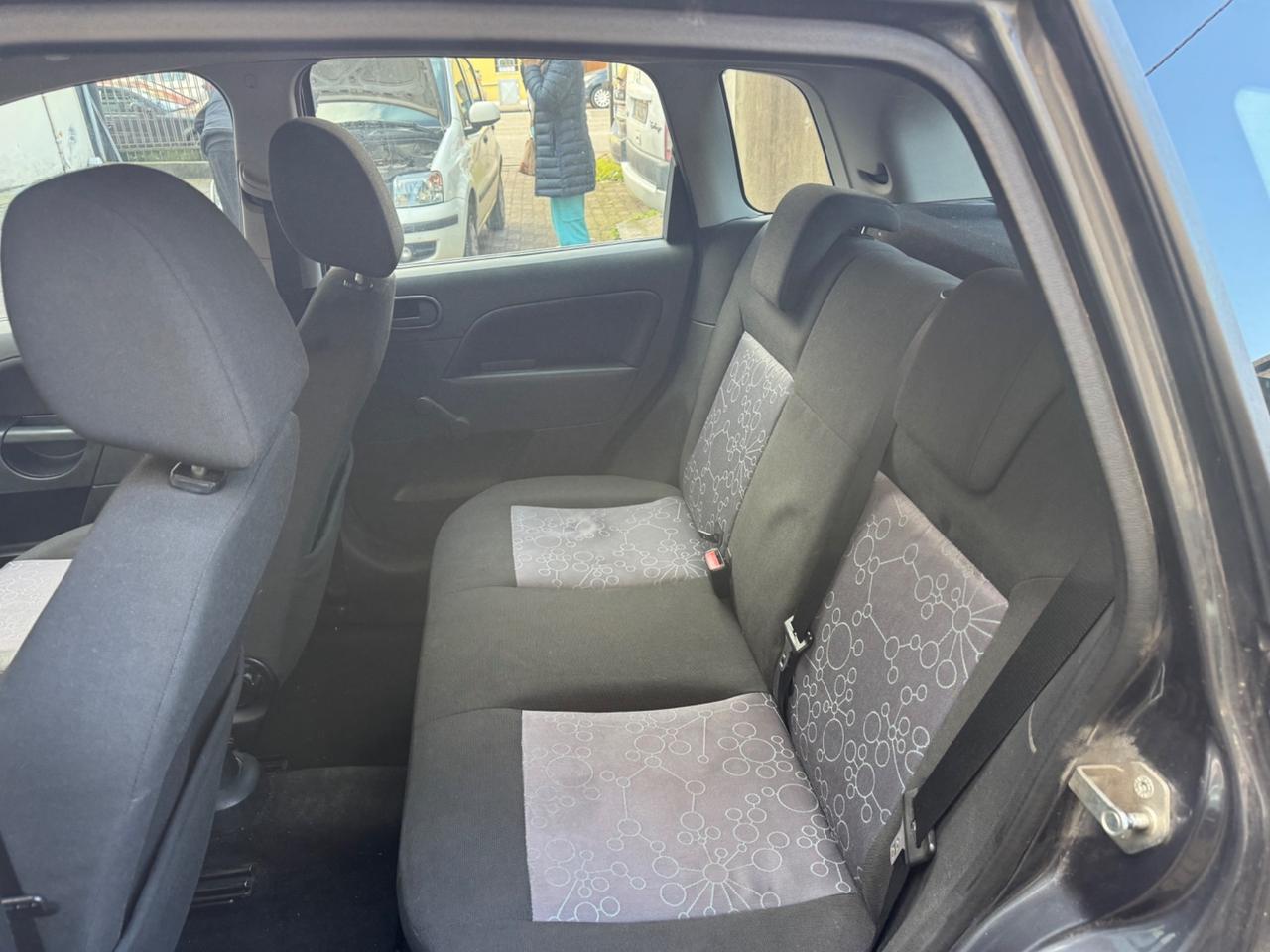 Ford Fiesta 1.4 TDCi 5p. Ghia