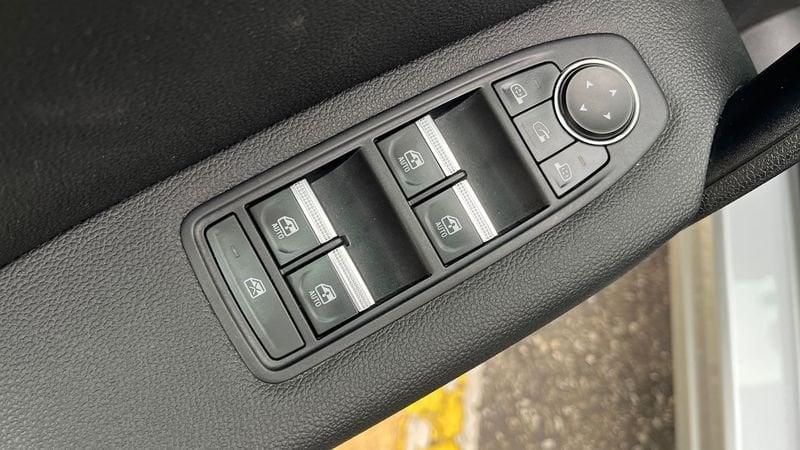 Renault Captur 1.6 E-Tech hybrid Intens 145cv auto 1.6 E-TECH Hybrid Intens Auto 145cv