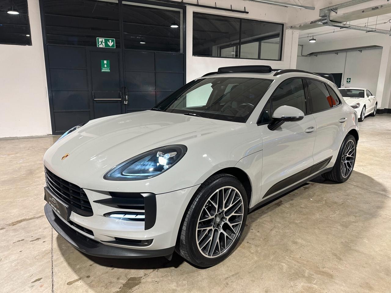 Porsche Macan 2.0 TETTO - PASM RETROCAMERA TAGLIANDI UFF.