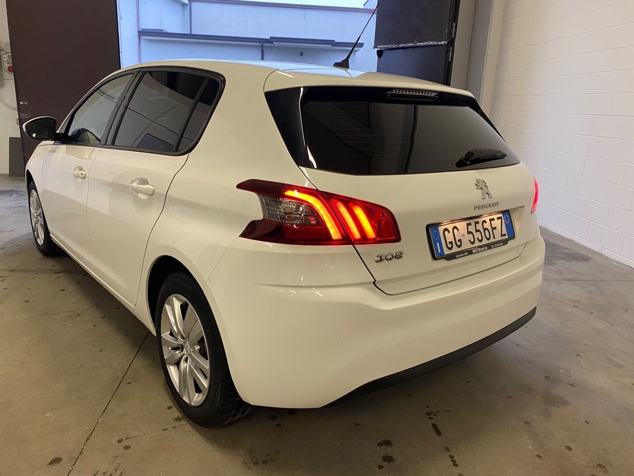 Peugeot 308 My21 Berlina 1.5 130 CV EAT8 Active Business