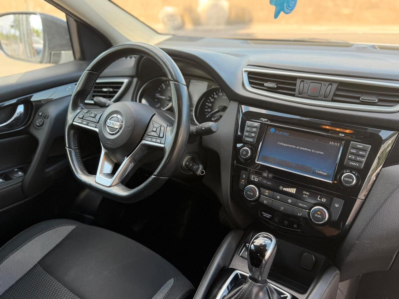Nissan Qashqai 1.6 diesel Automatica