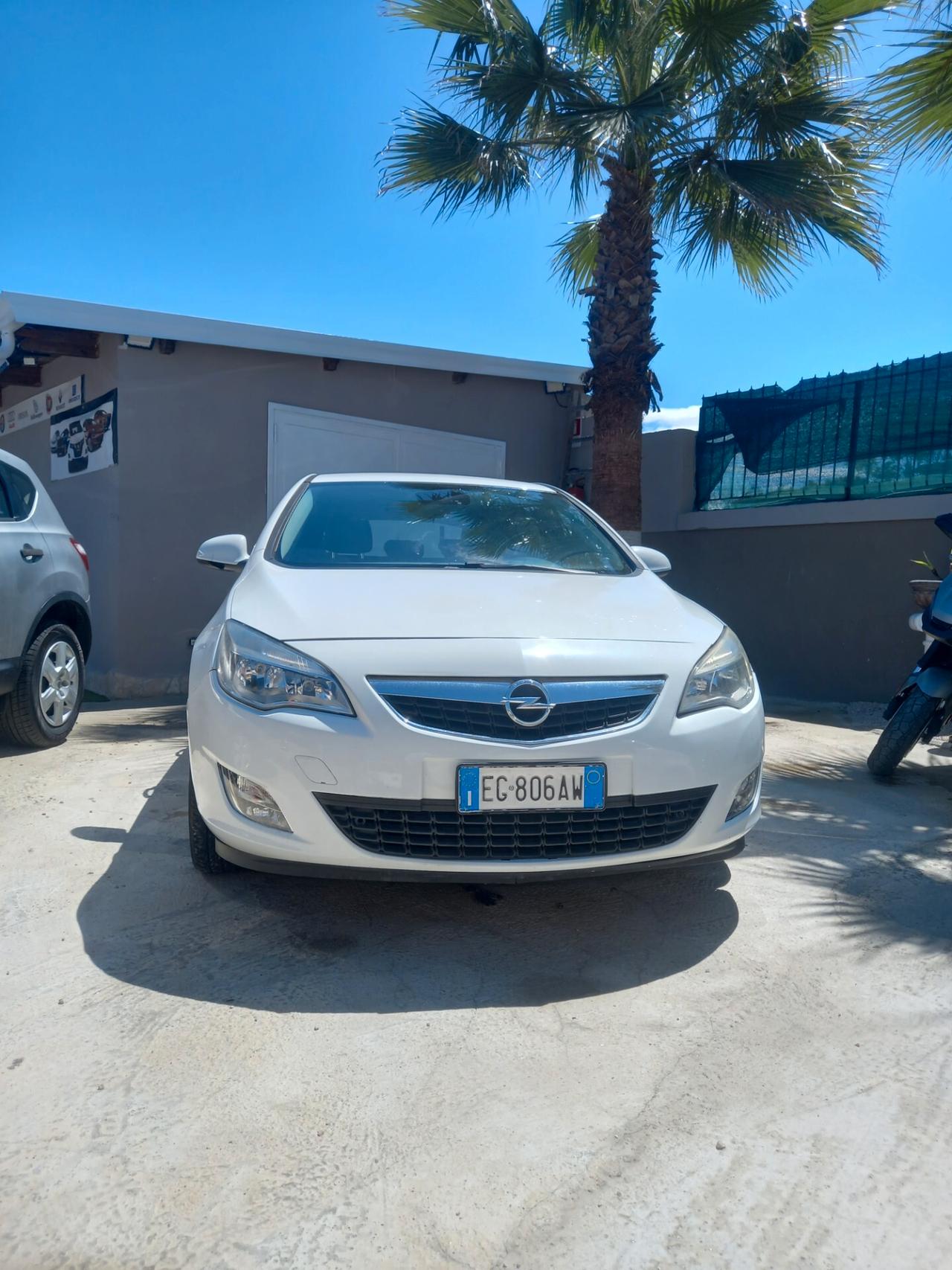 Opel Astra 1.7 CDTI 110CV 5 porte Cosmo NUOVISSIMA