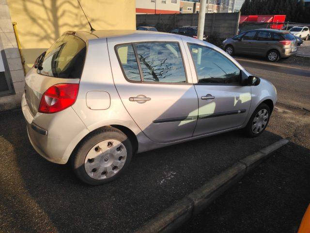 RENAULT Clio 1.2 16V 5 porte Le Iene NEOPATENTATI