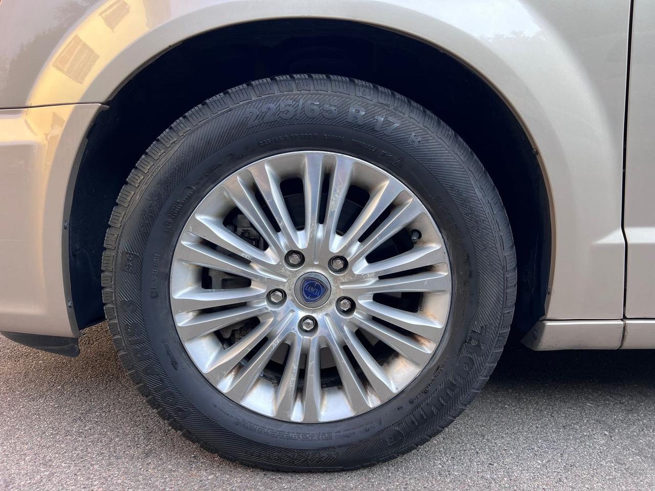 Lancia Voyager 2.8 D Platinum #9528