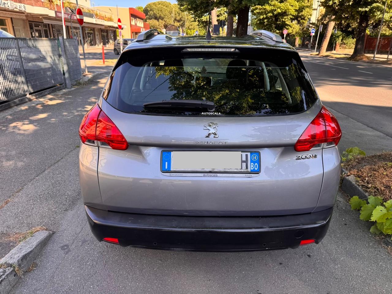 Peugeot 2008 1.2 82CV neopaten garanzia 12 mesi