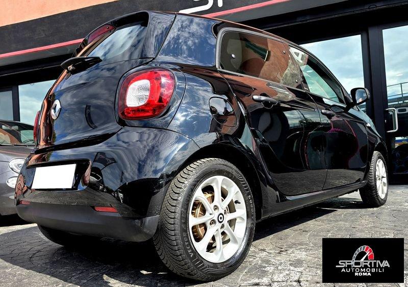 smart forfour AUTOMATICA NAVI UNIPRO! 70 1.0 twinamic Passion