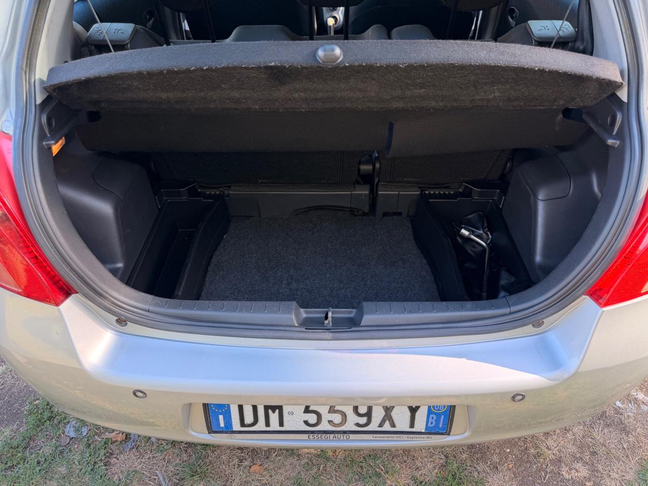 Toyota Yaris 1.3 Benz 5 porte Sol *OK NEO PATENTATI*