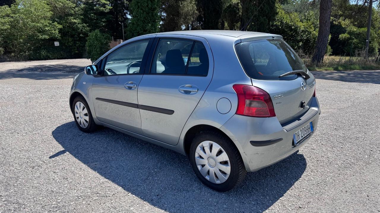 Toyota Yaris 1.0 5 porte Sol