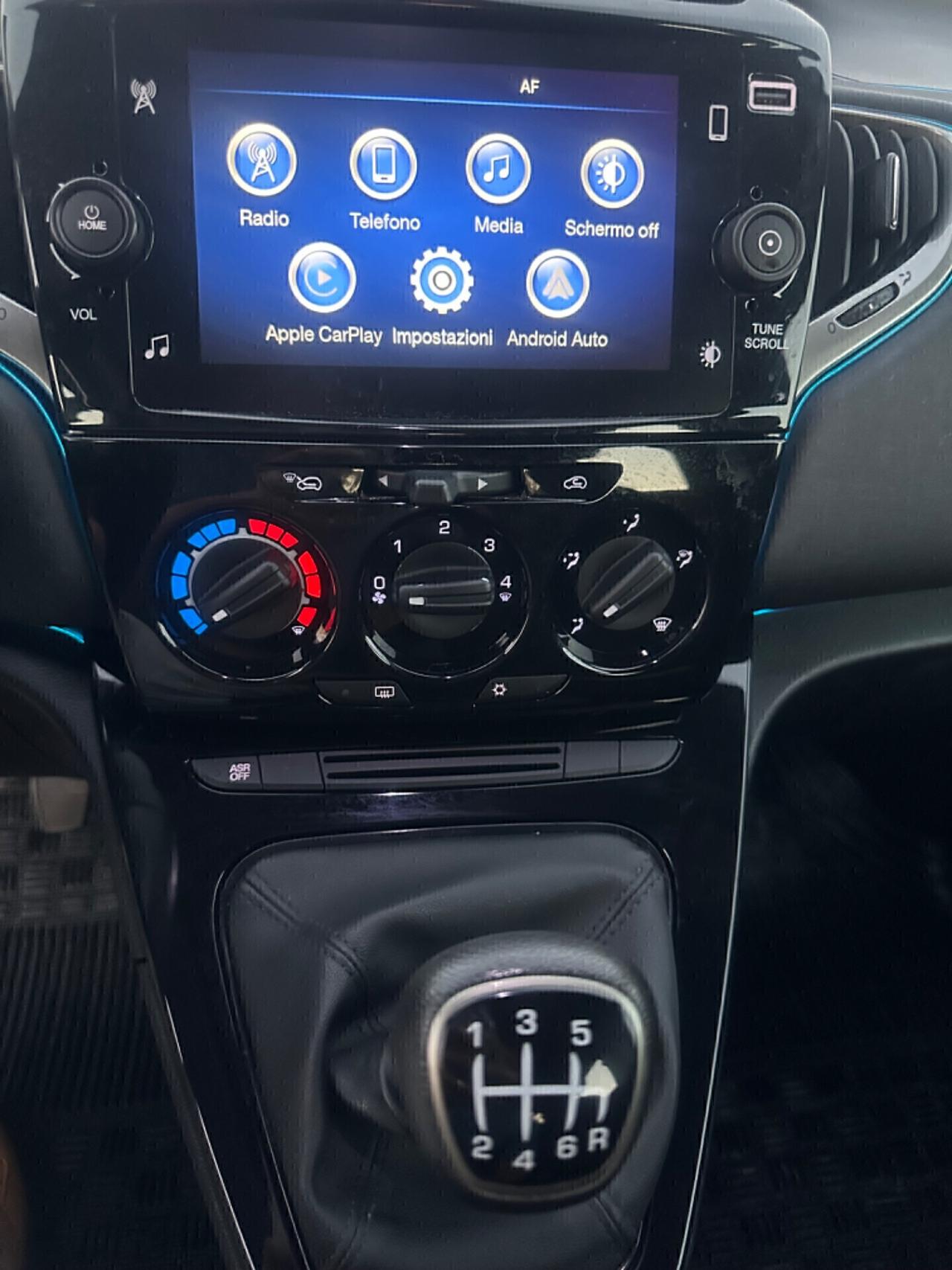 Lancia Ypsilon 1.0 FireFly 5 porte S&S Hybrid Ecochic Silver