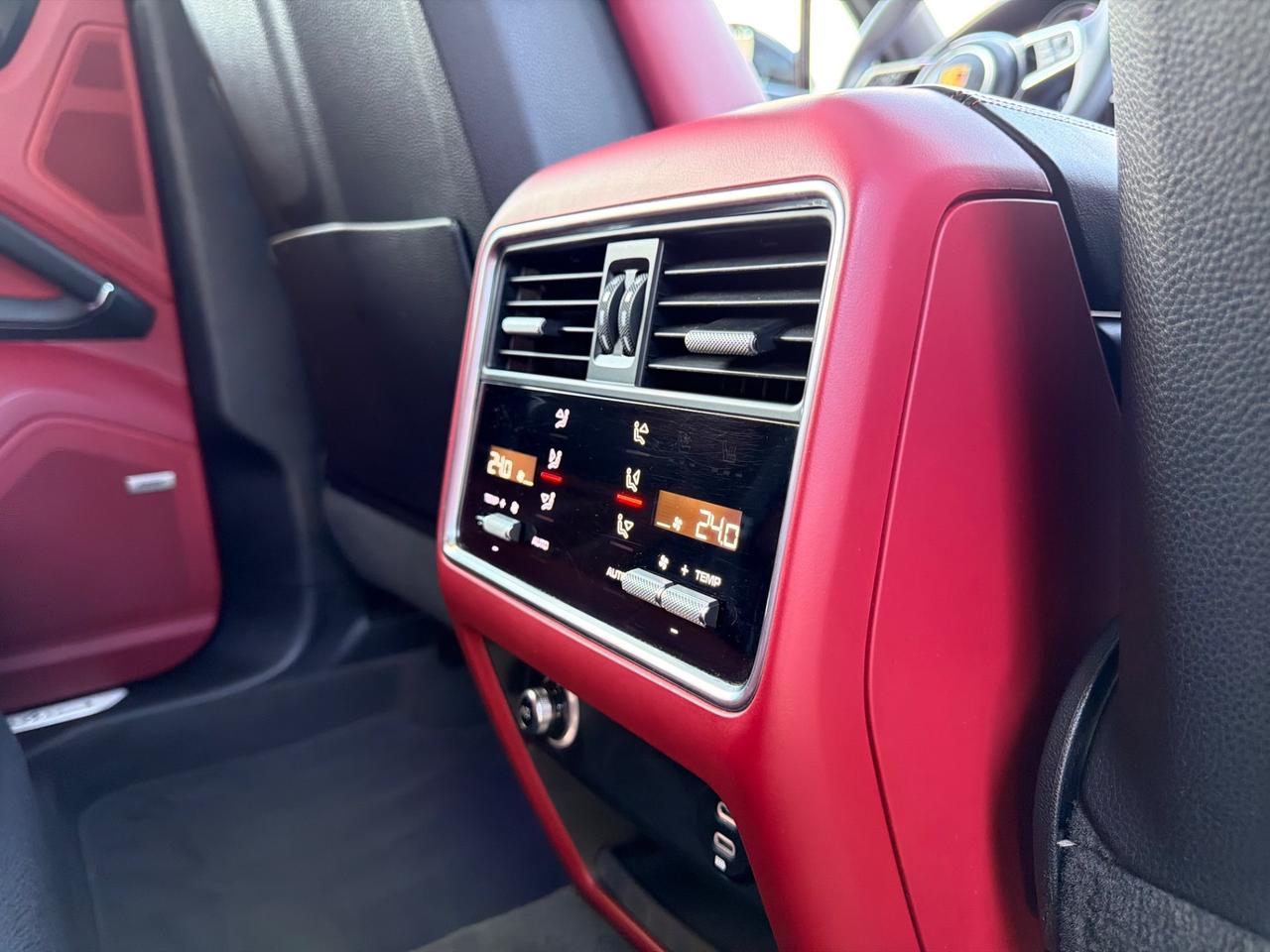 Porsche Cayenne Coupé 3.0 V6 limited edition in garanzia