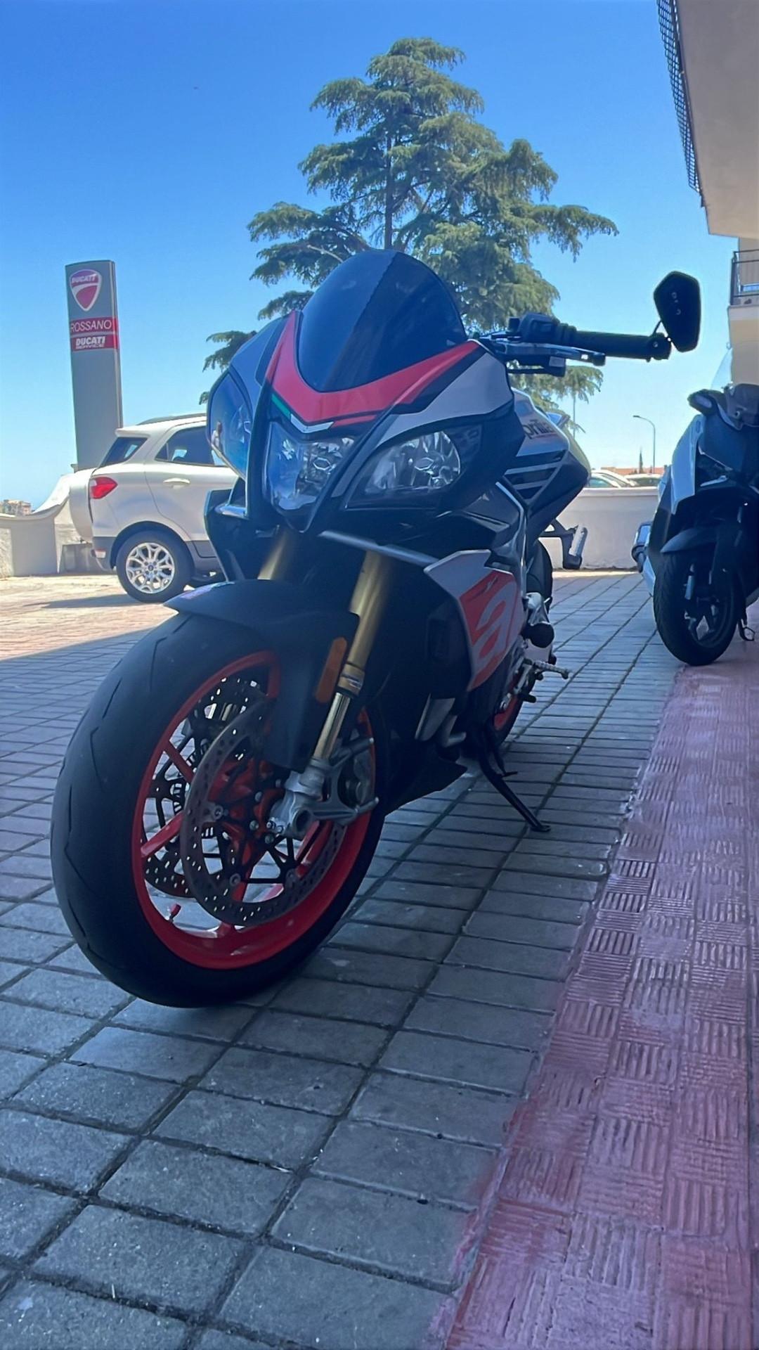 Aprilia Tuono V4 1100 FACTORY