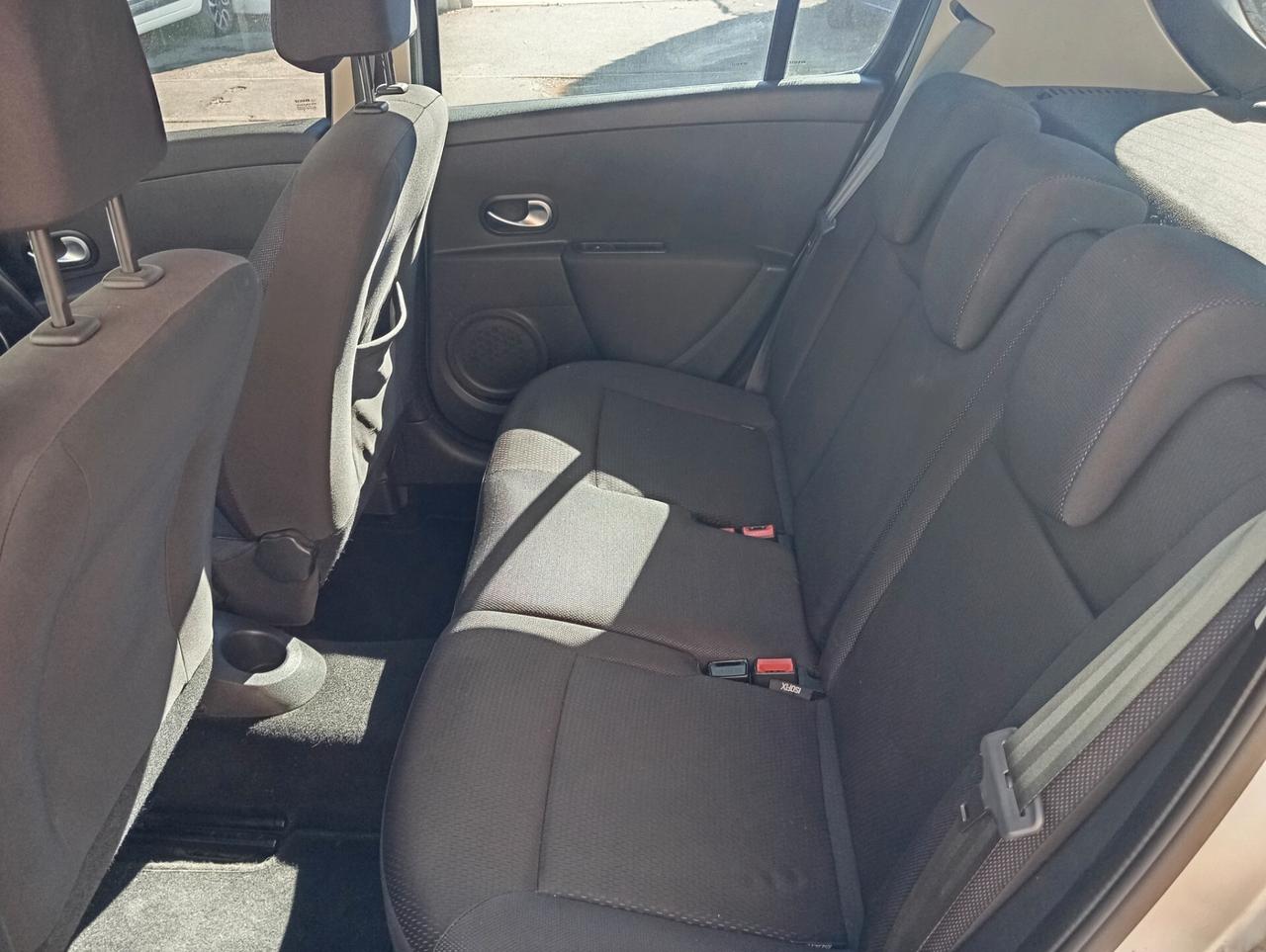 Renault Clio Storia 1.2 16V 5 porte valuto permute