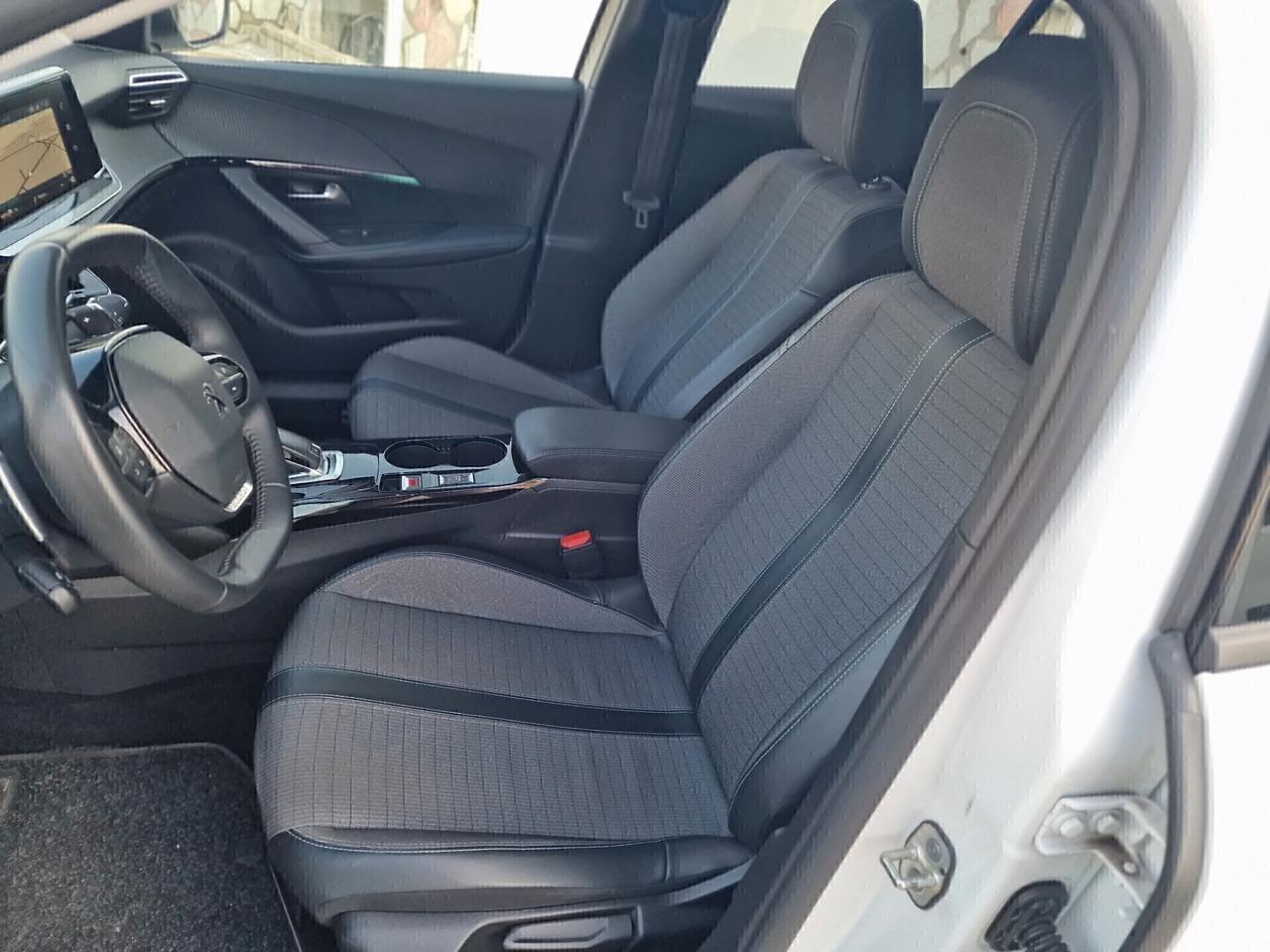 Peugeot 2008 BlueHDi 130 S&S EAT8 Allure Pack 2022