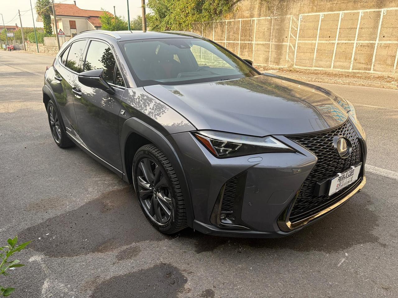 Lexus UX 2.0 Hybrid 152cv Tetto F Sport