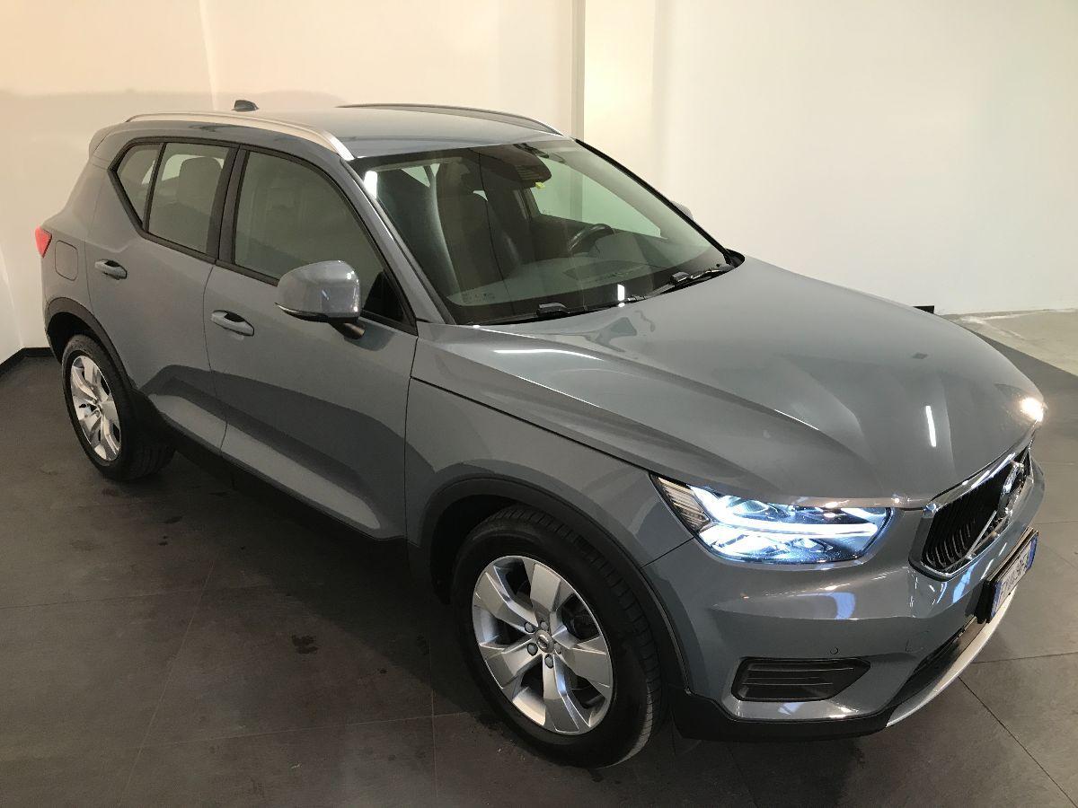 VOLVO XC40 D3 AWD Geartronic Momentum