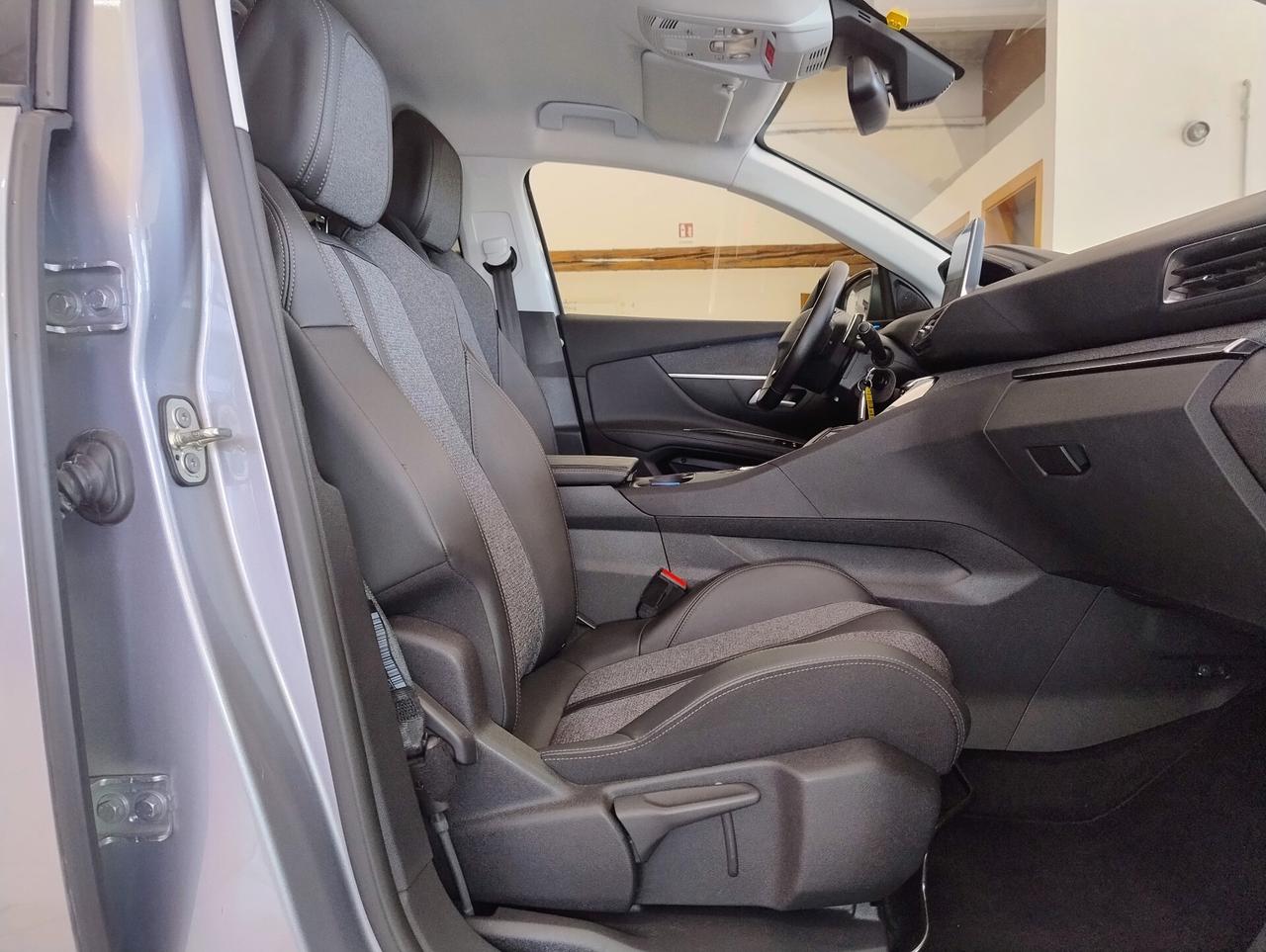 Peugeot 5008 1.5 bluehdi Allure EAT8 7POSTI NAVI LED
