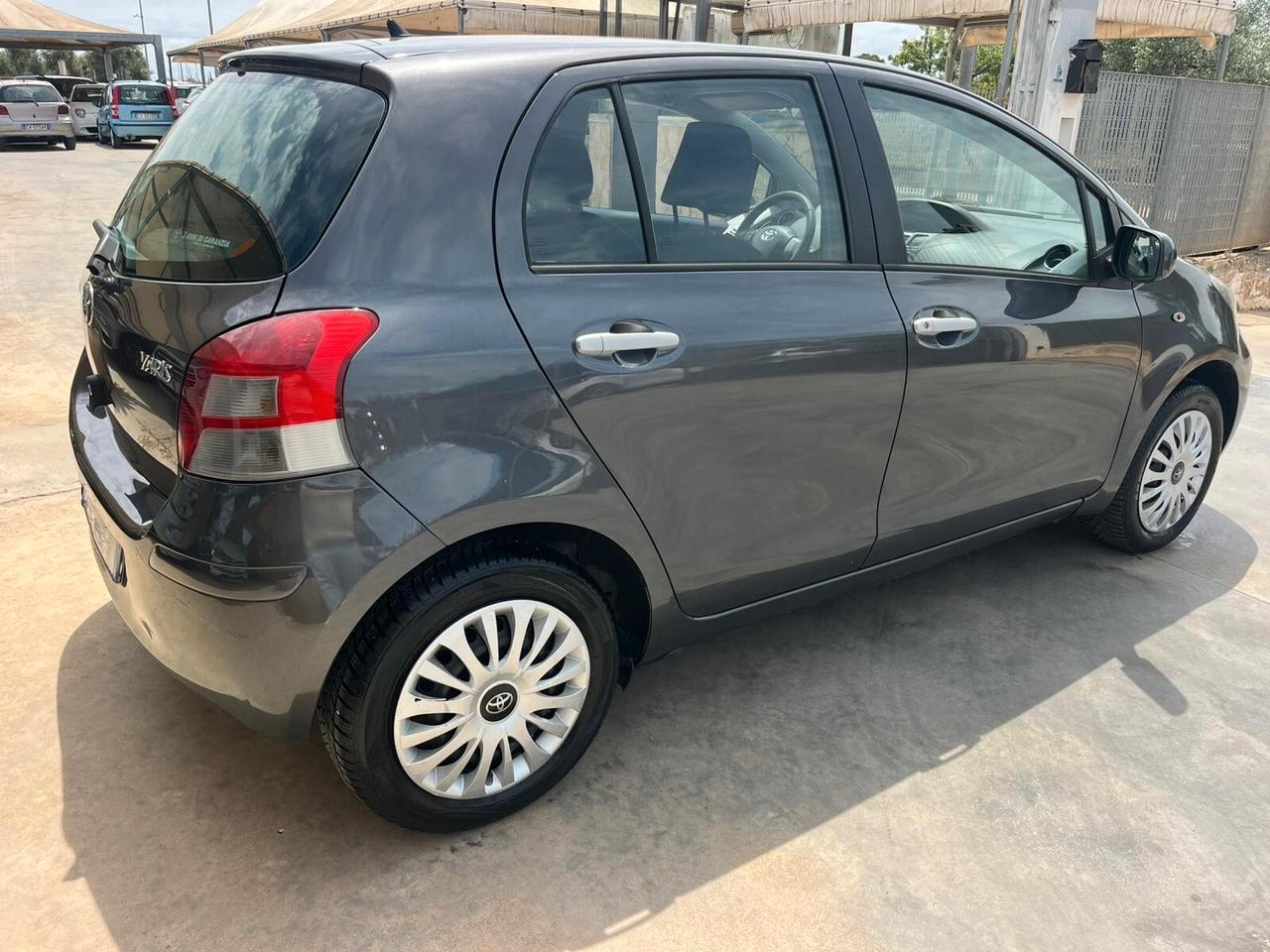 Toyota Yaris 1.0 5 porte Now GPL