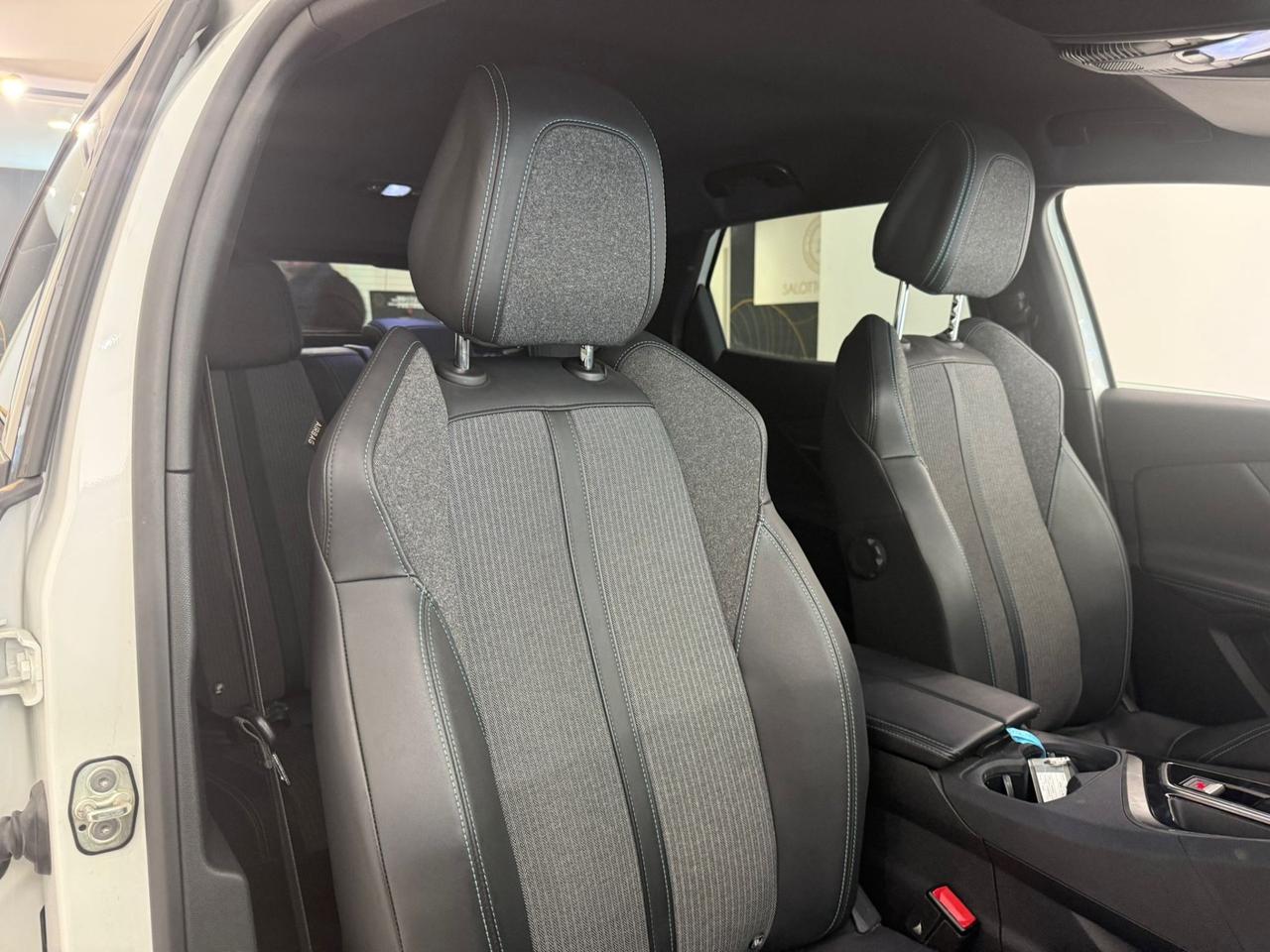 Peugeot 3008 BlueHDi 130 S&S EAT8 Allure Pack 2023