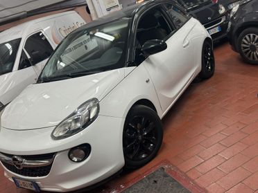 Opel Adam 1.2 70 CV White-Black