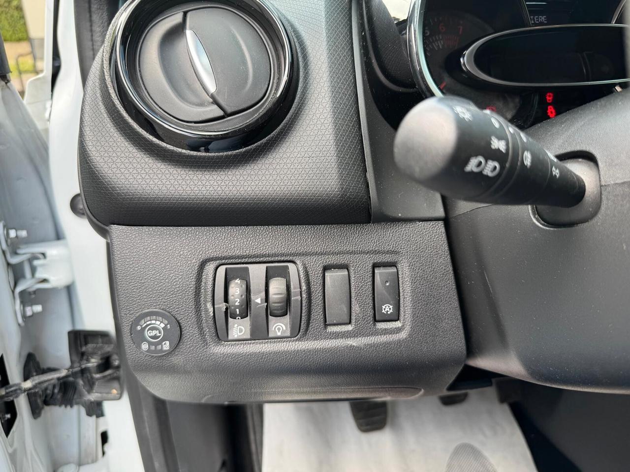 Renault Clio TCe 12V 90 CV GPL 5 porte Duel2