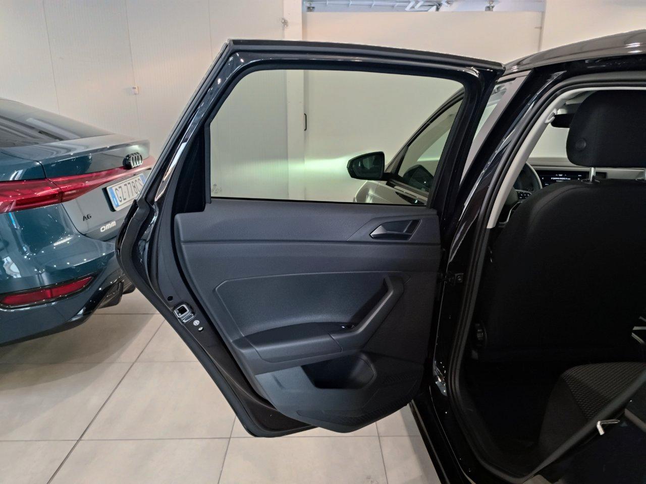 Volkswagen Polo 1.0 80cv nuova pronta consegna