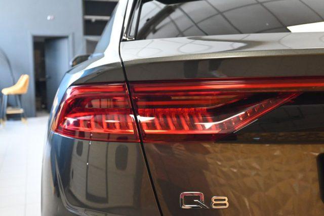 AUDI Q8 50TDI Q.TIP.286CV 2xS-LINE TET.22"SOSP.SED.RIS.CAM