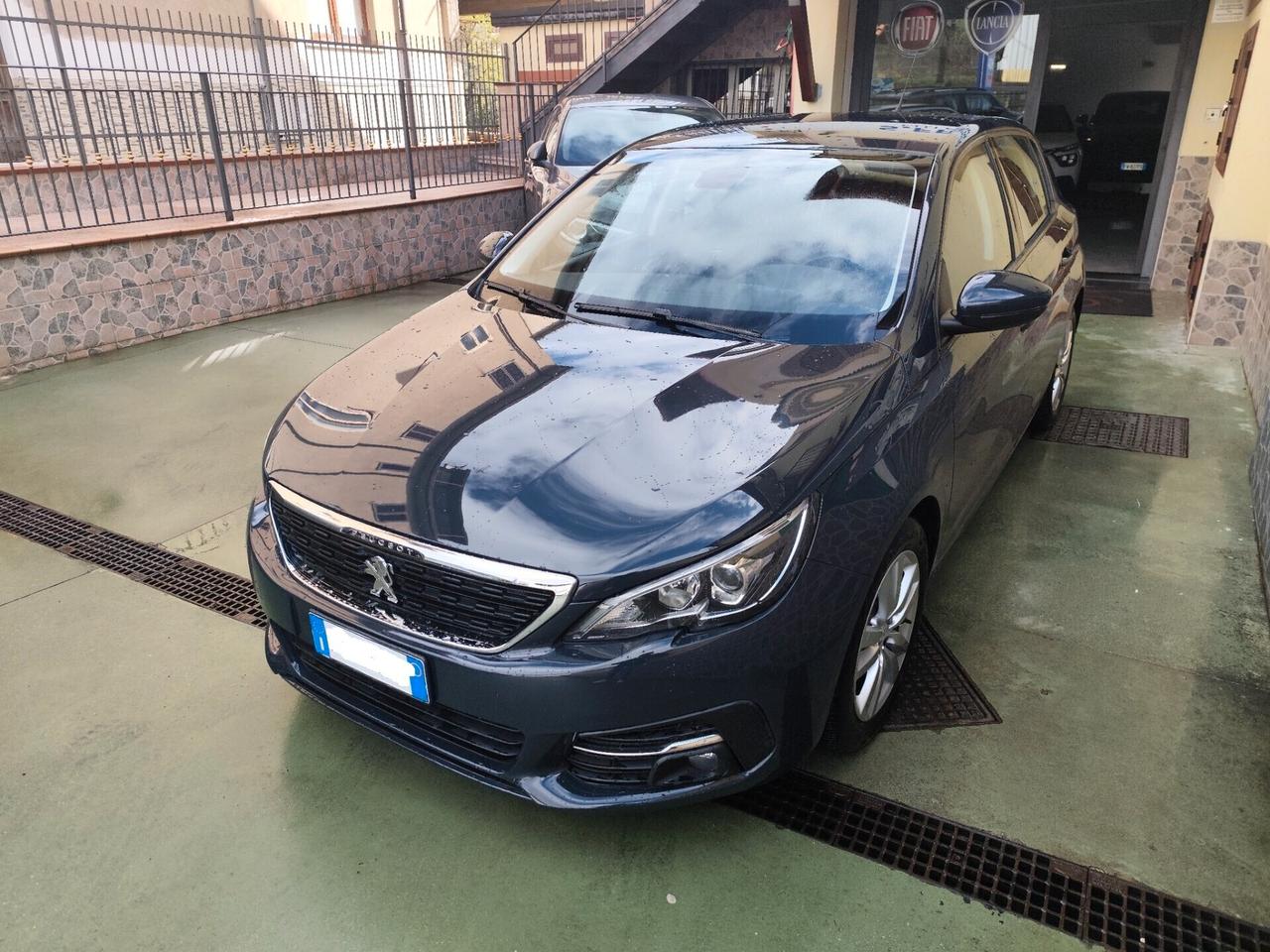 Peugeot 308 1.5 Business 130cv - 2018