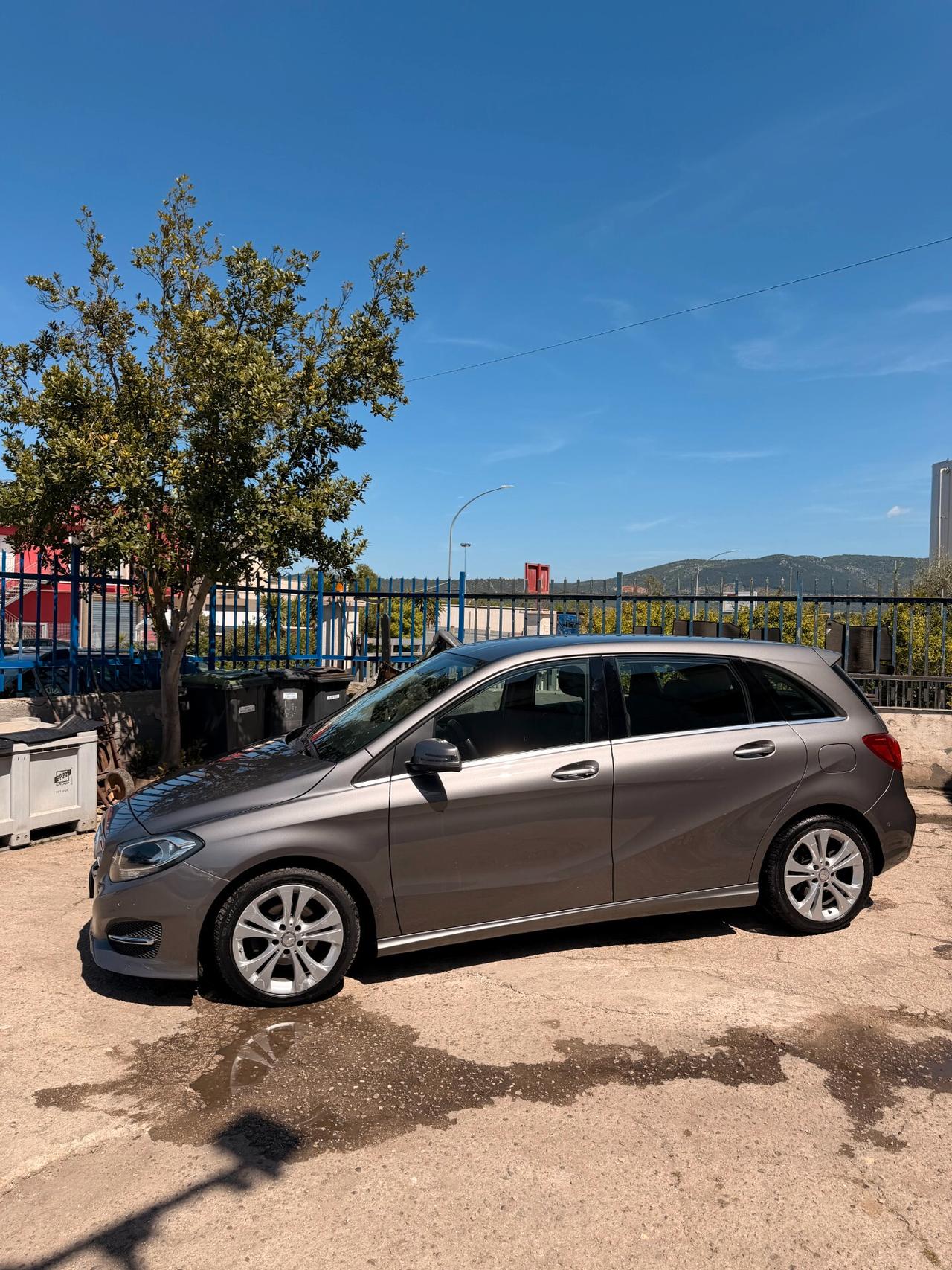 Mercedes-benz B 180 D AUTOMATIC EXECUTIVE 2017
