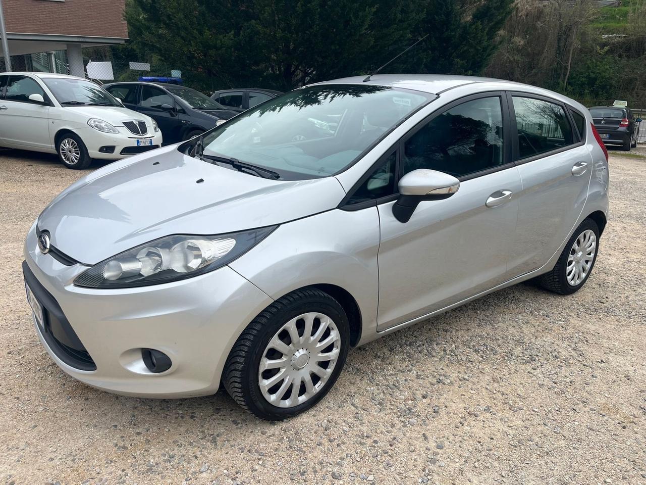 Ford Fiesta 1.2 Benzina - Neopatentati